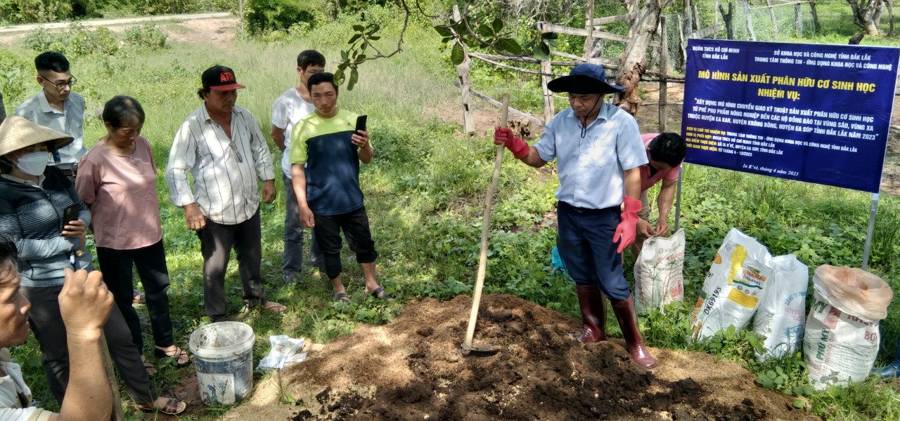 TẬP HUẤN, HÔ TRỢ MÔ HÌNH VI SINH HUYỆN EA SÚP